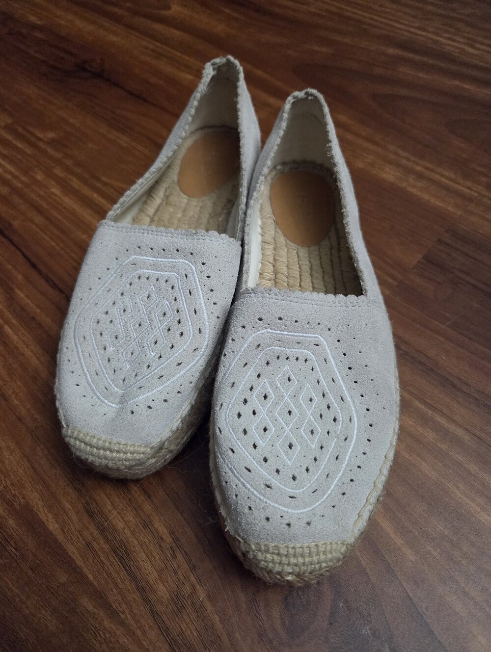 UGG Heidi Perf Suede Espadrille Flats Jasmine (Beige with Ivory Embroidery) Sz 9